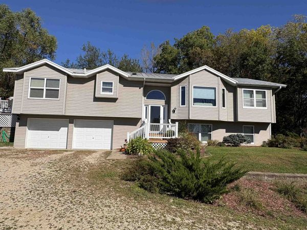 37809 Maple Lane, Prairie du Chien, WI 53821