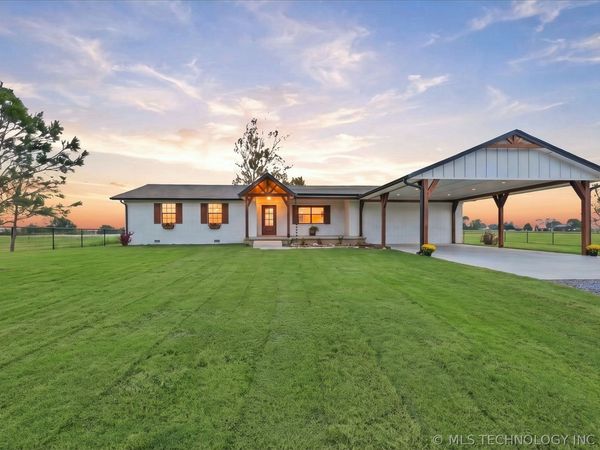 9168 S 428 , Chouteau, OK 74337