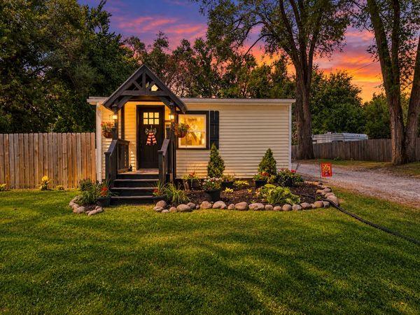 9590 115th Street , Blue Grass, IA 52726