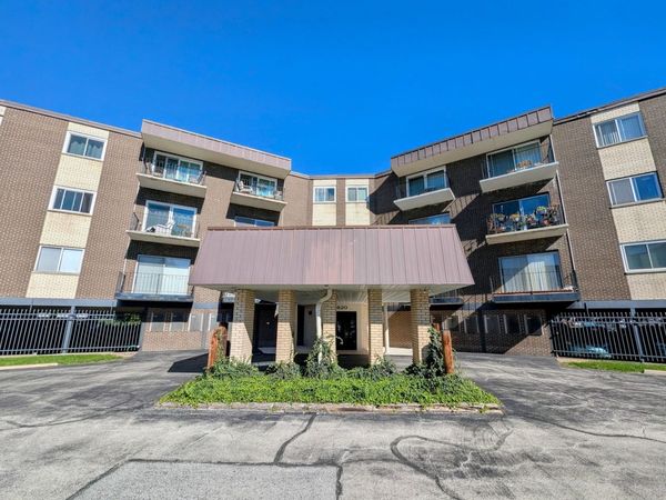 9820 S Pulaski Road , Unit 106, Oak Lawn, IL 60453