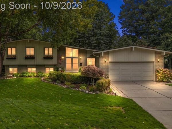 3588 Scott Drive, Troy, Mi 48084