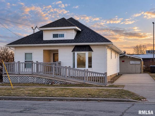 705 W COLLEGE Street, Marion, IL 62959