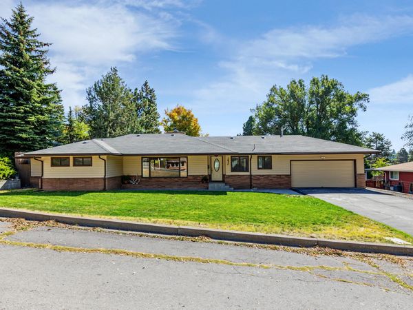 1850 Lawrence Street, Klamath Falls, OR 97601