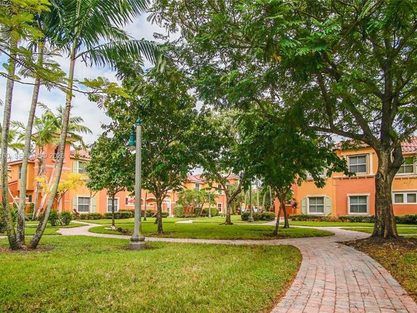 14361 SW 11th St , Unit 2608, Pembroke Pines, FL 33027