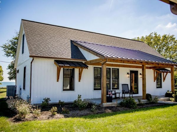 232 McGettigan Lane, Kelleys Island, OH 43438