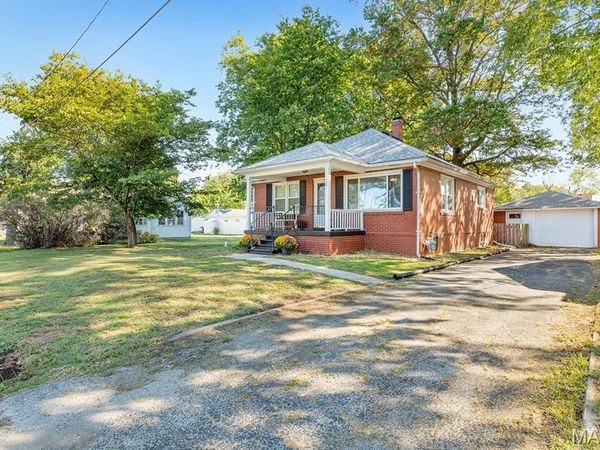 207 Olive , Brighton, IL 62012