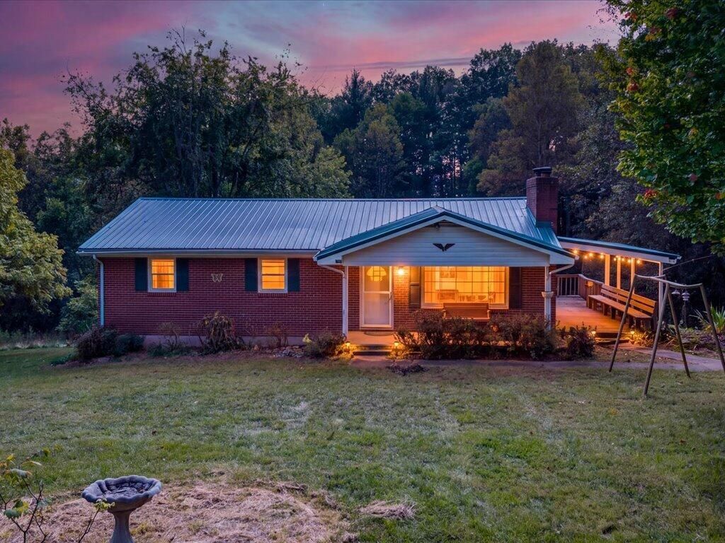 204 Millstone Ln, Rocky Mount, VA 24151 Main Photo