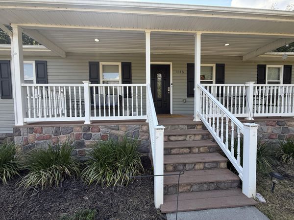1115 Glider LN, Huddleston, VA 24104