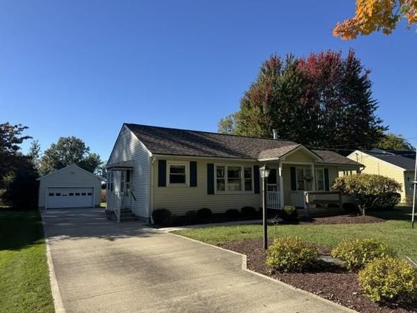 400 Helen Avenue, Crestline, OH 44827