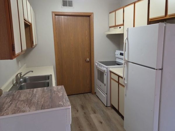 2416 Park Avenue , Unit 04, Muscatine, IA 52761