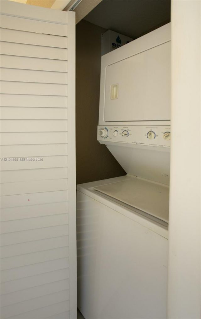 8846 SW 25th St , Unit 8846, Miami, FL 33165 Photo