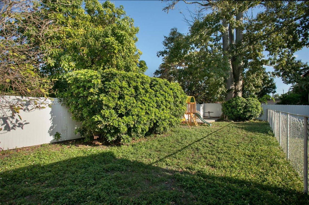 8846 SW 25th St , Unit 8846, Miami, FL 33165 Photo