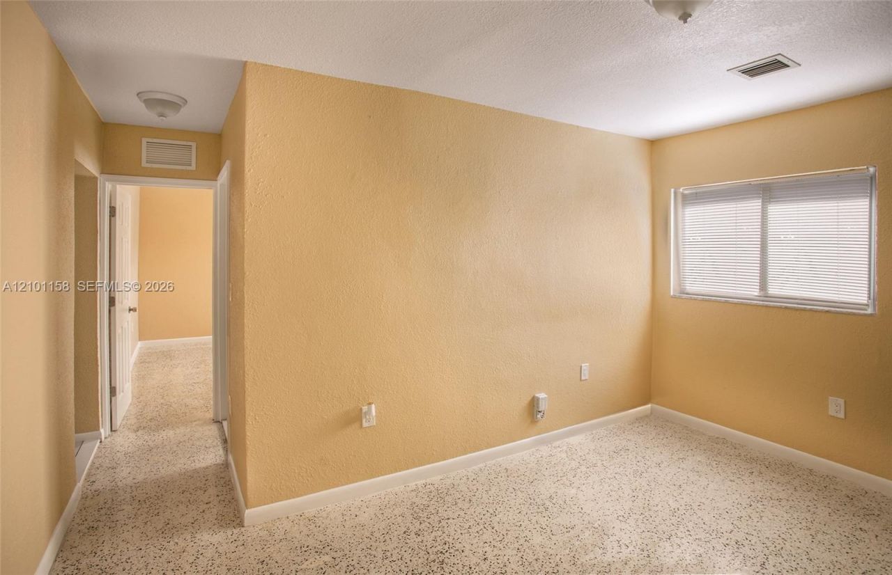 8846 SW 25th St , Unit 8846, Miami, FL 33165 Photo