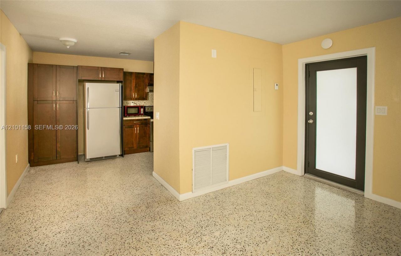 8846 SW 25th St , Unit 8846, Miami, FL 33165 Photo