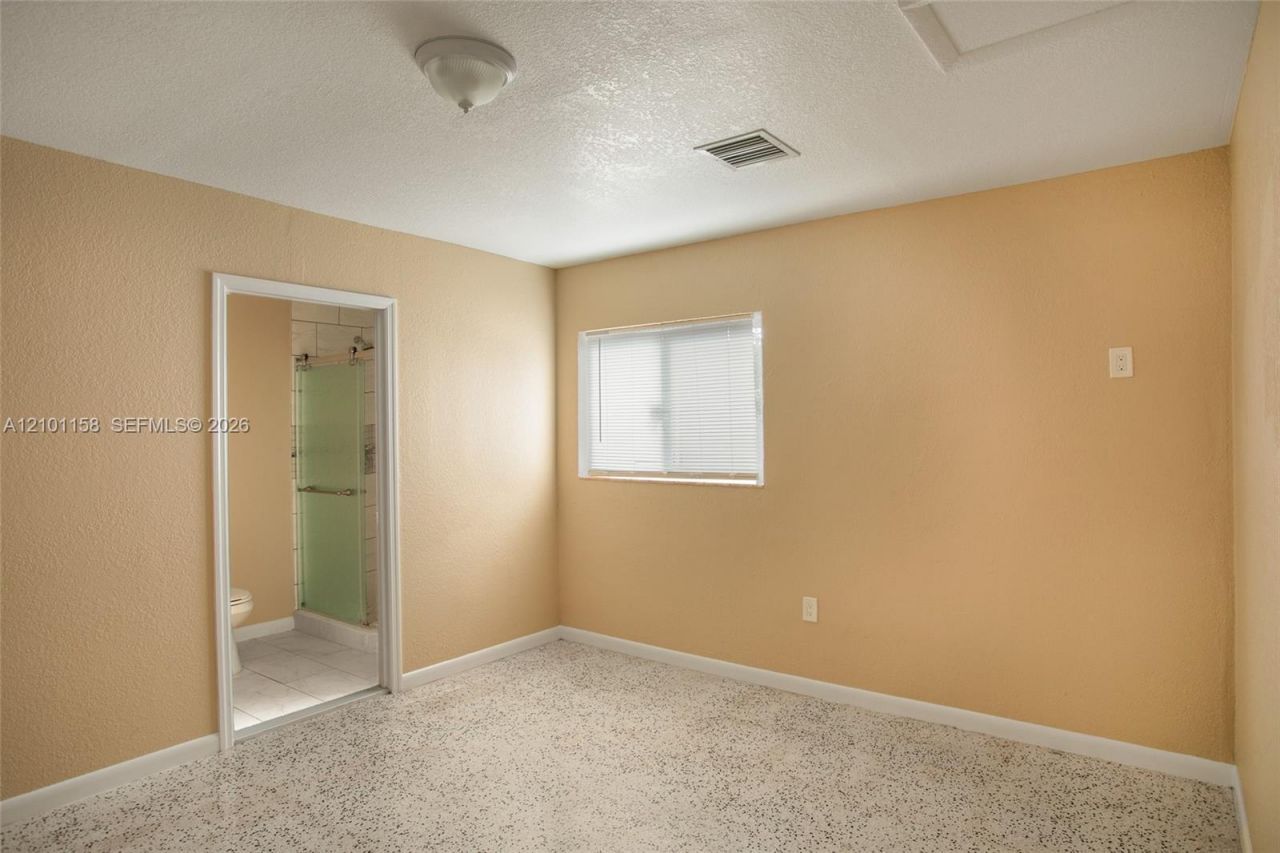 8846 SW 25th St , Unit 8846, Miami, FL 33165 Photo