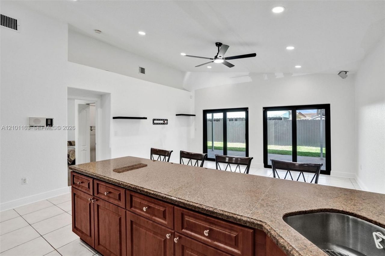 8741 NW 141st Ter , Miami Lakes, FL 33018 Photo