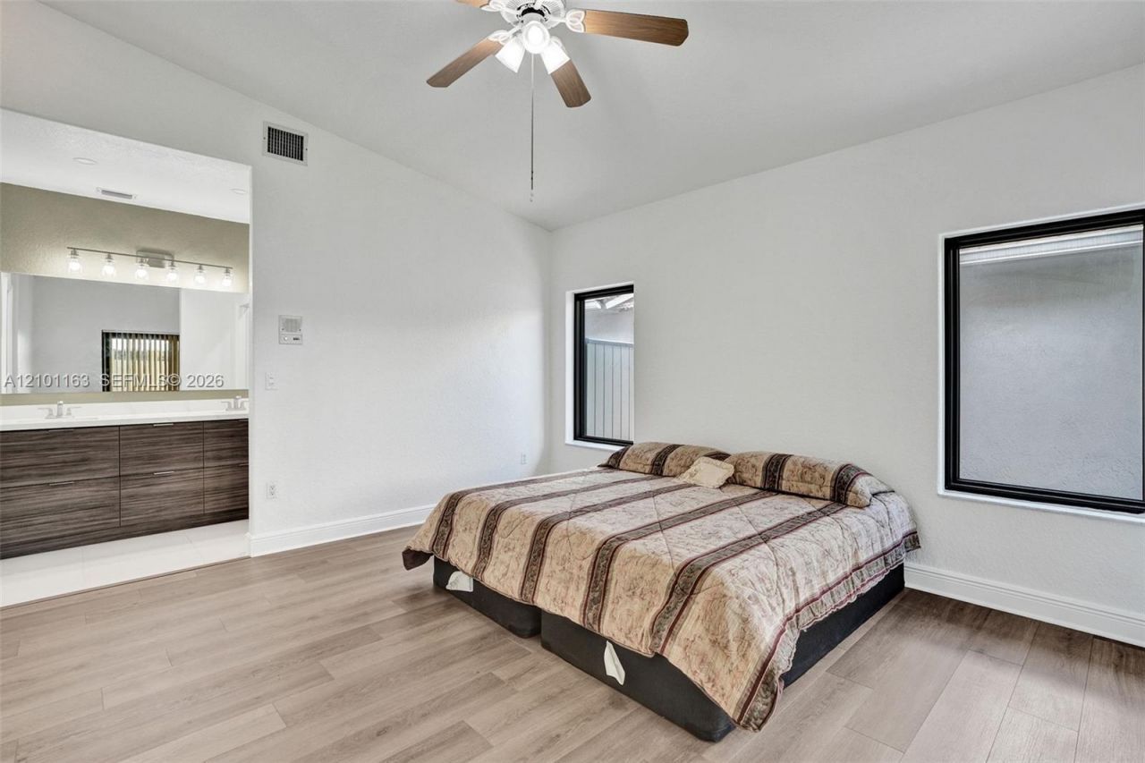 8741 NW 141st Ter , Miami Lakes, FL 33018 Photo