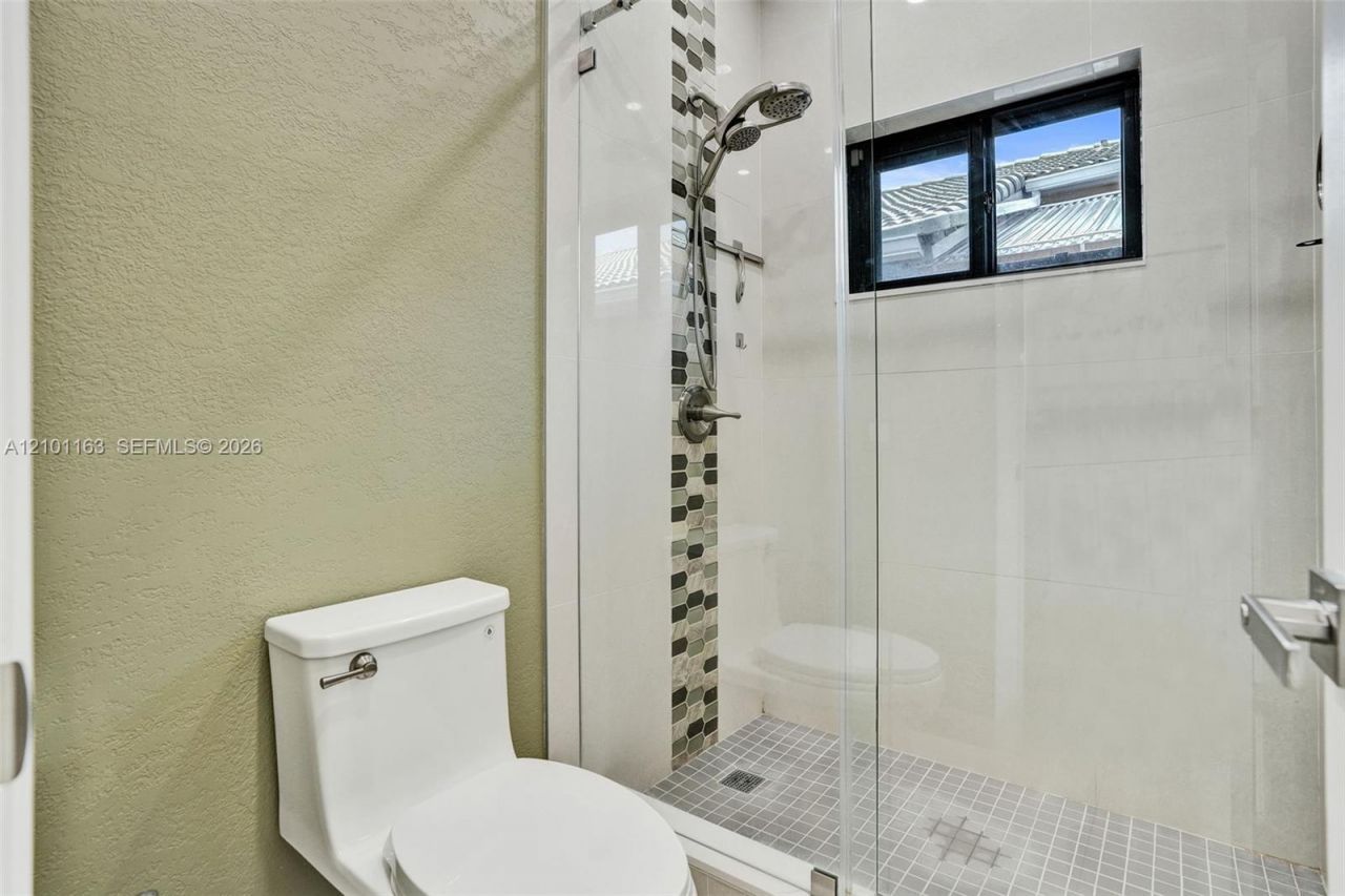8741 NW 141st Ter , Miami Lakes, FL 33018 Photo