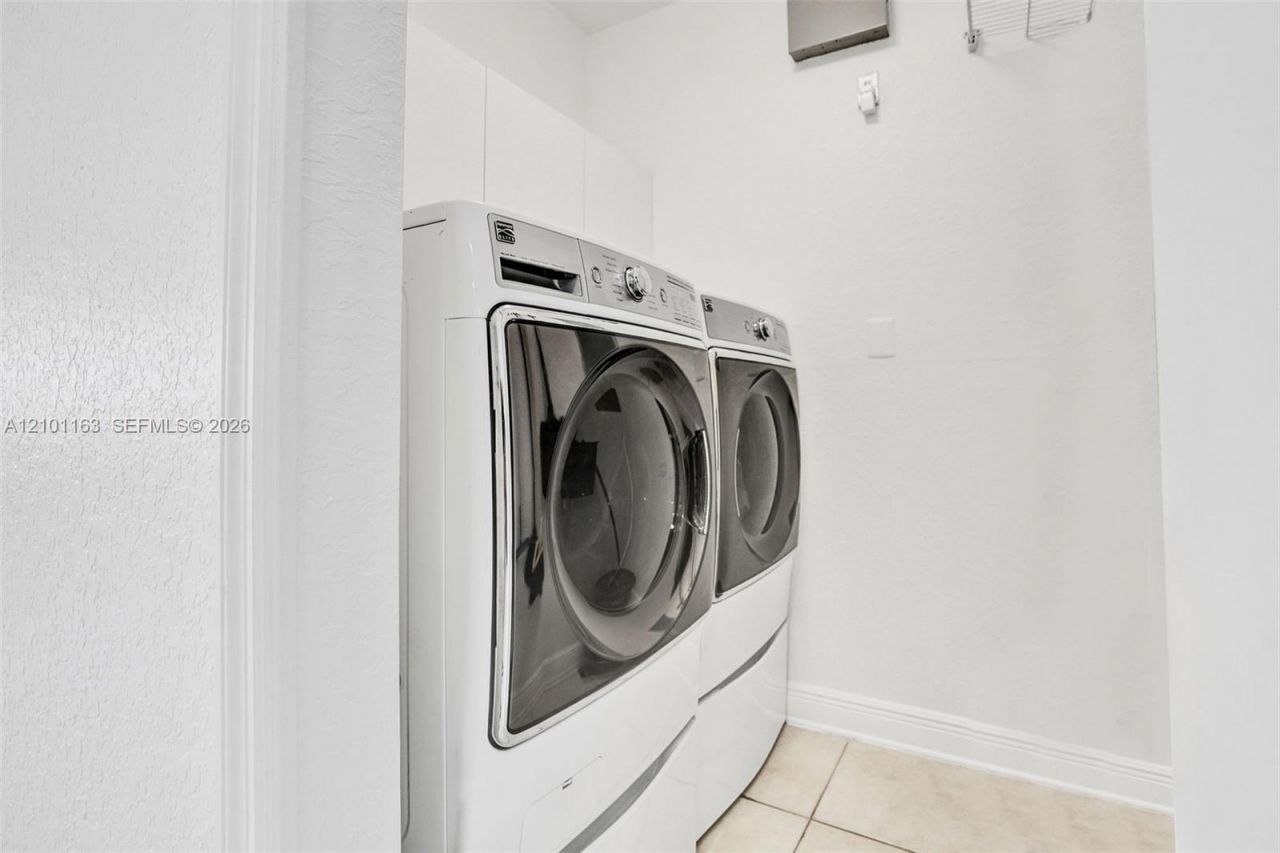 8741 NW 141st Ter , Miami Lakes, FL 33018 Photo