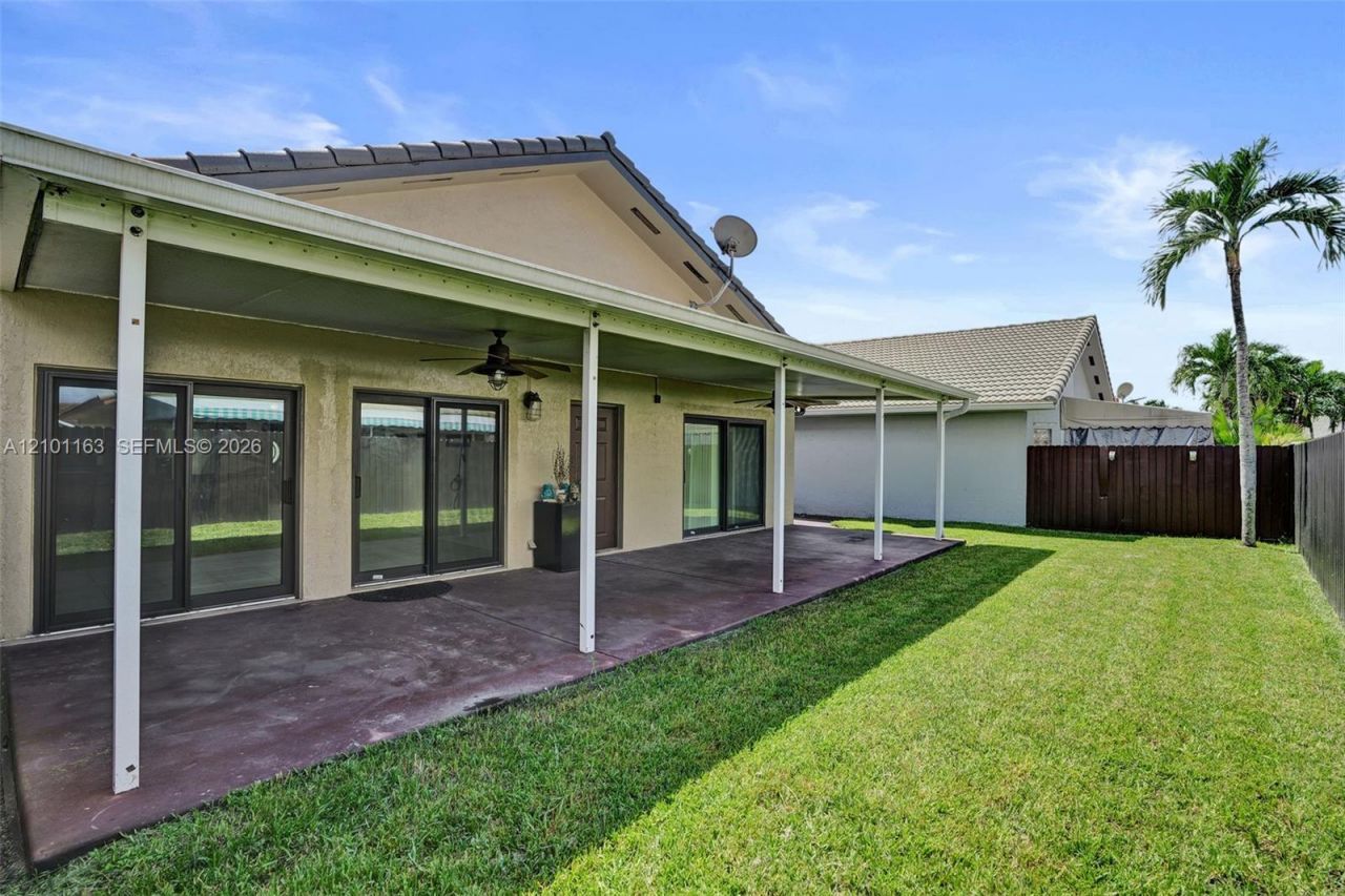8741 NW 141st Ter , Miami Lakes, FL 33018 Photo