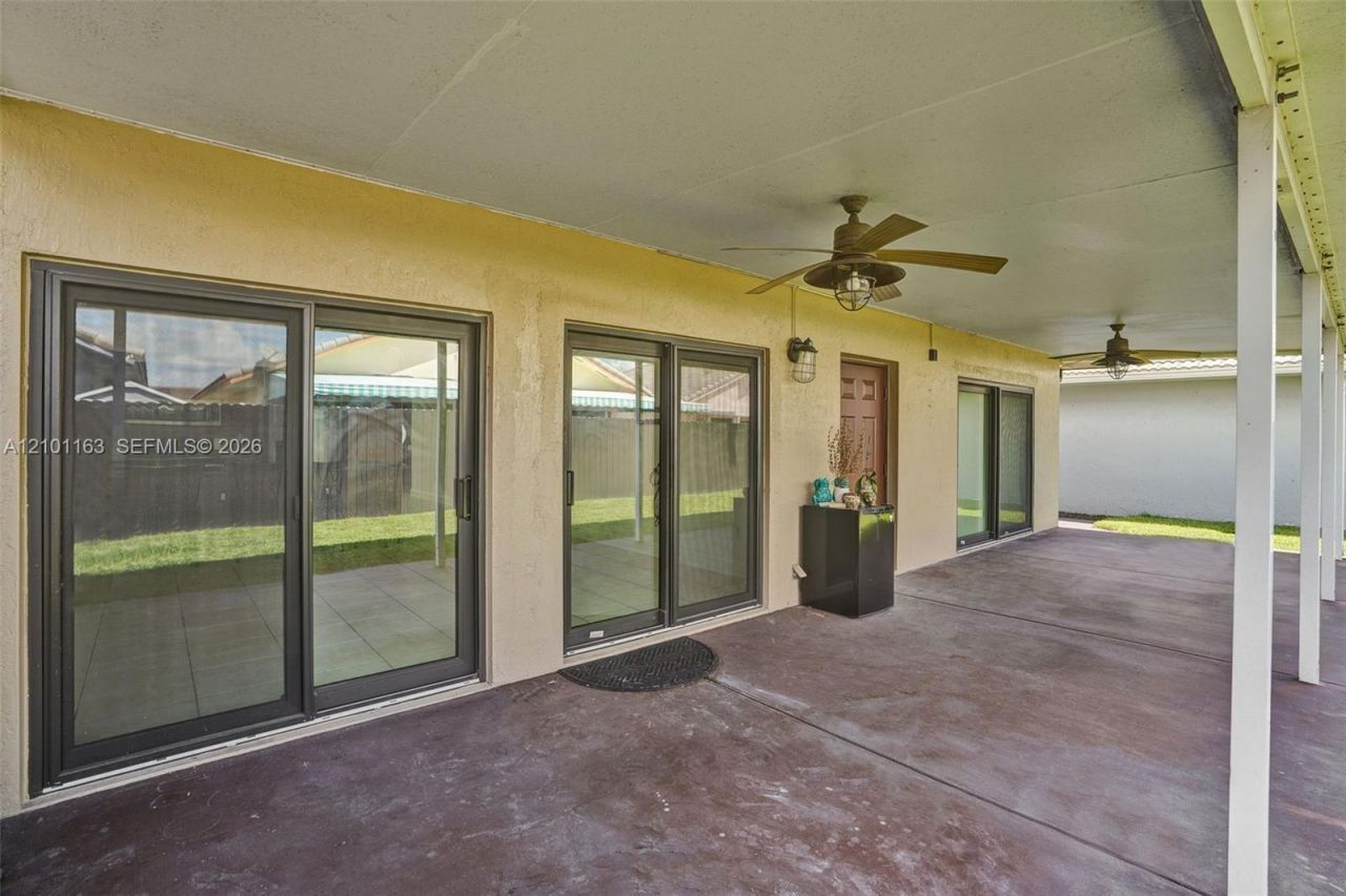 8741 NW 141st Ter , Miami Lakes, FL 33018 Photo