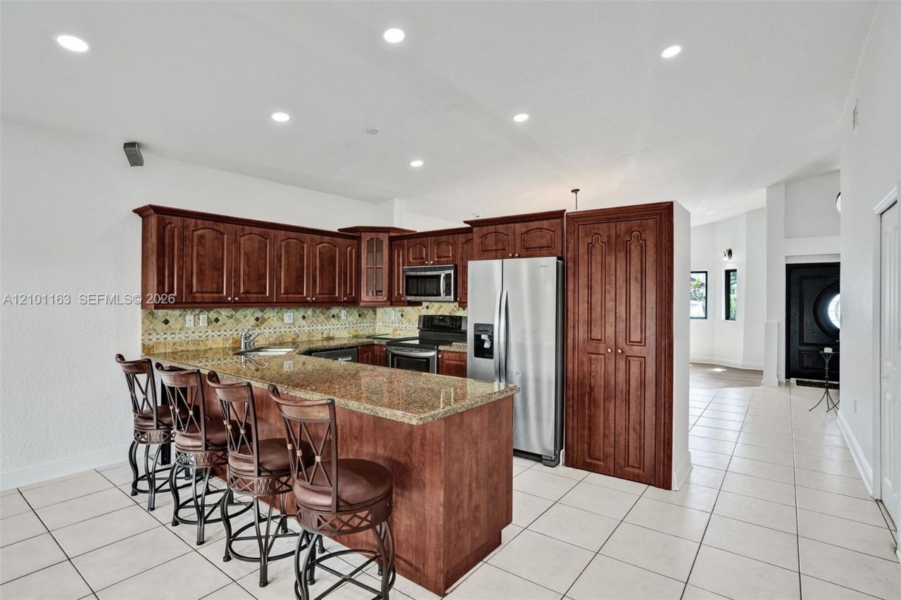 8741 NW 141st Ter , Miami Lakes, FL 33018 Photo