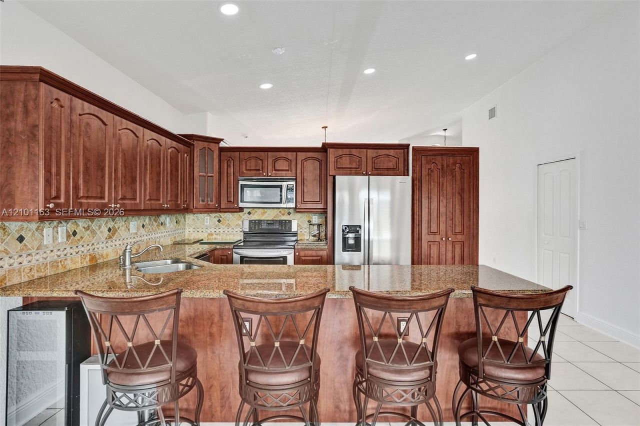 8741 NW 141st Ter , Miami Lakes, FL 33018 Photo