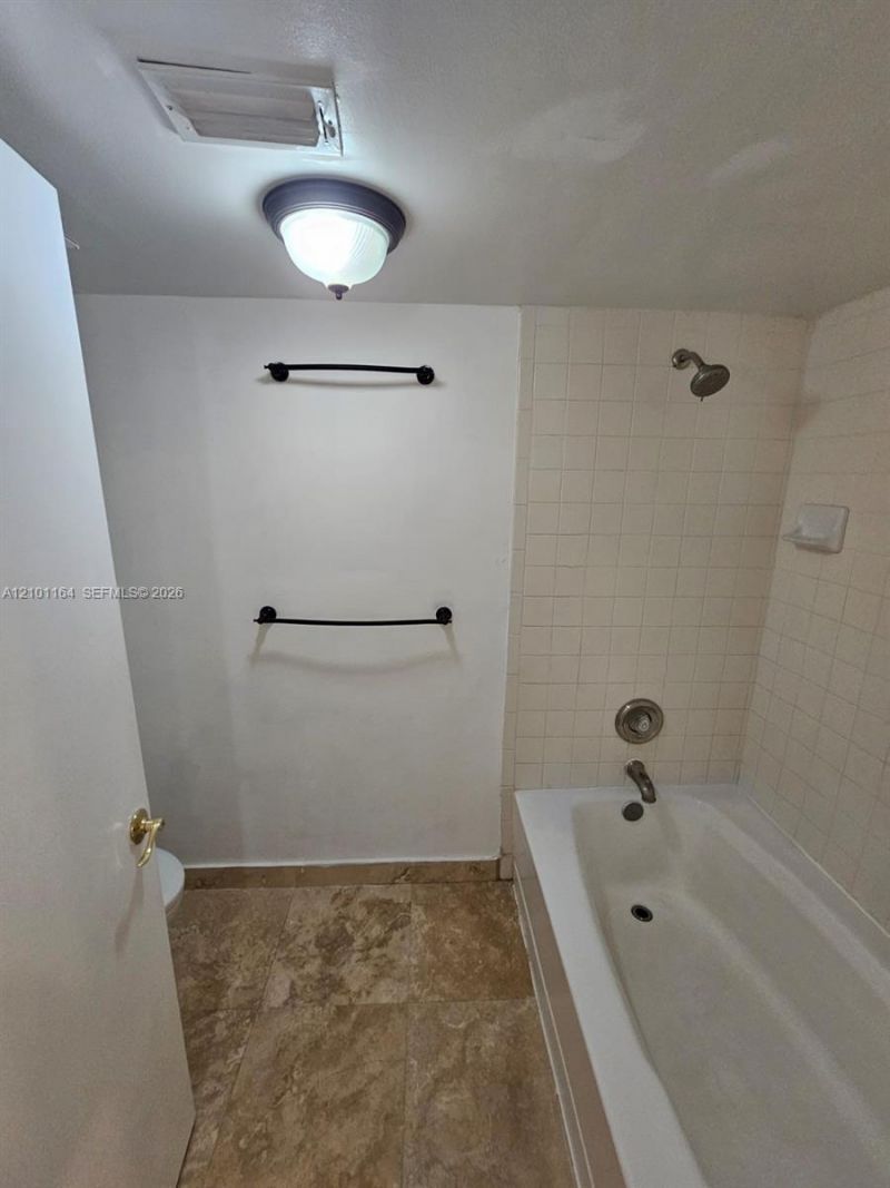 2206 Glenmoor Dr, Unit 2206, West Palm Beach, FL 33409 Photo