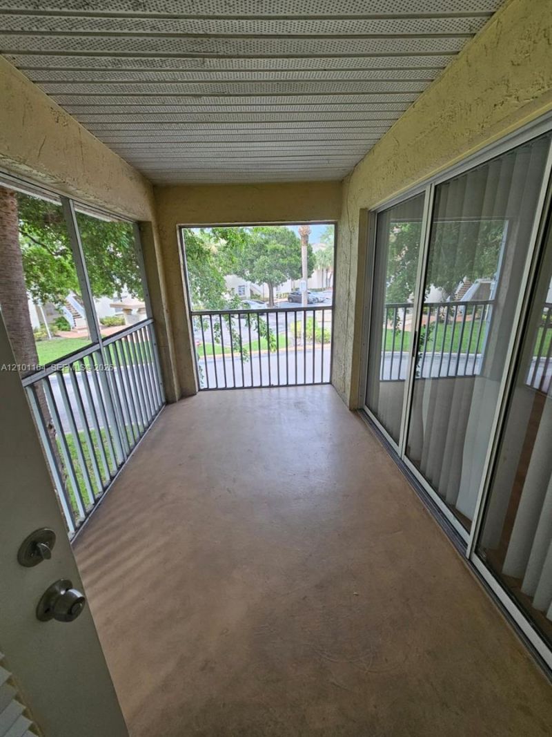 2206 Glenmoor Dr, Unit 2206, West Palm Beach, FL 33409 Photo