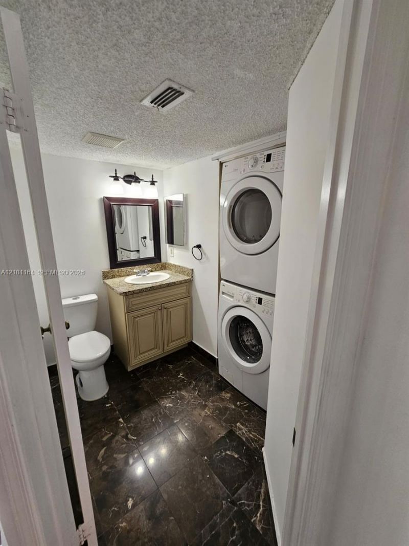 2206 Glenmoor Dr, Unit 2206, West Palm Beach, FL 33409 Photo