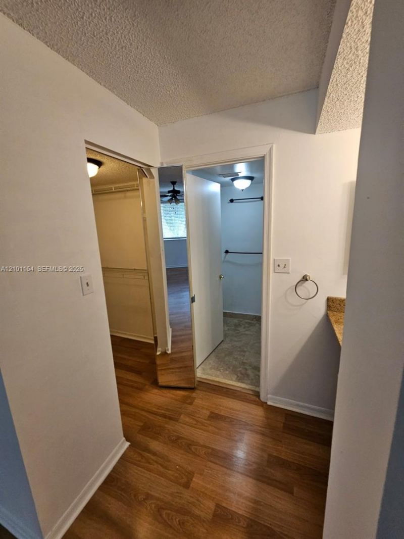 2206 Glenmoor Dr, Unit 2206, West Palm Beach, FL 33409 Photo