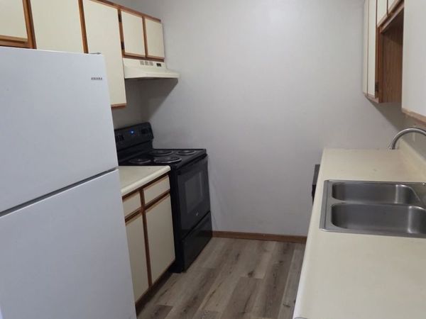 2416 Park Avenue , Unit 05, Muscatine, IA 52761