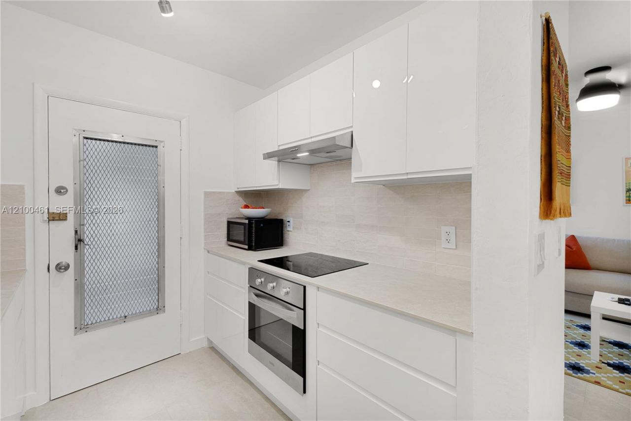 350 Collins Ave , Unit 311, Miami Beach, FL 33139 Photo