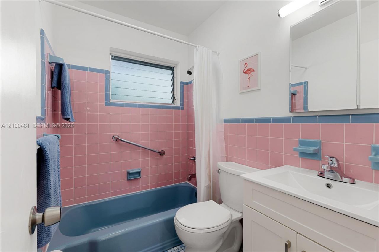 350 Collins Ave , Unit 311, Miami Beach, FL 33139 Photo