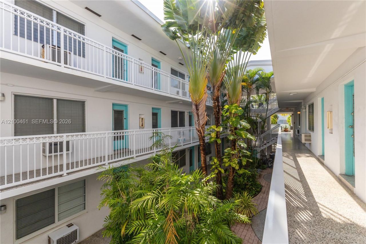 350 Collins Ave , Unit 311, Miami Beach, FL 33139 Photo