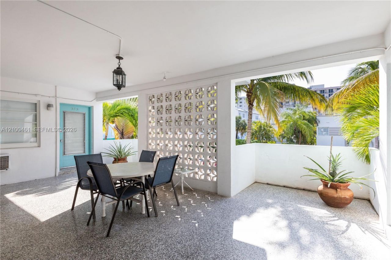 350 Collins Ave , Unit 311, Miami Beach, FL 33139 Photo