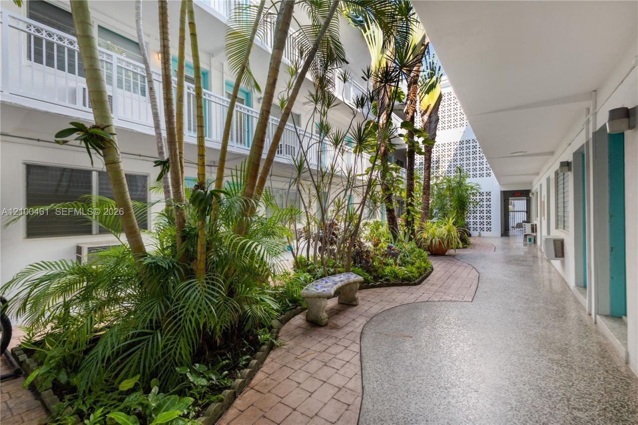 350 Collins Ave , Unit 311, Miami Beach, FL 33139 Photo