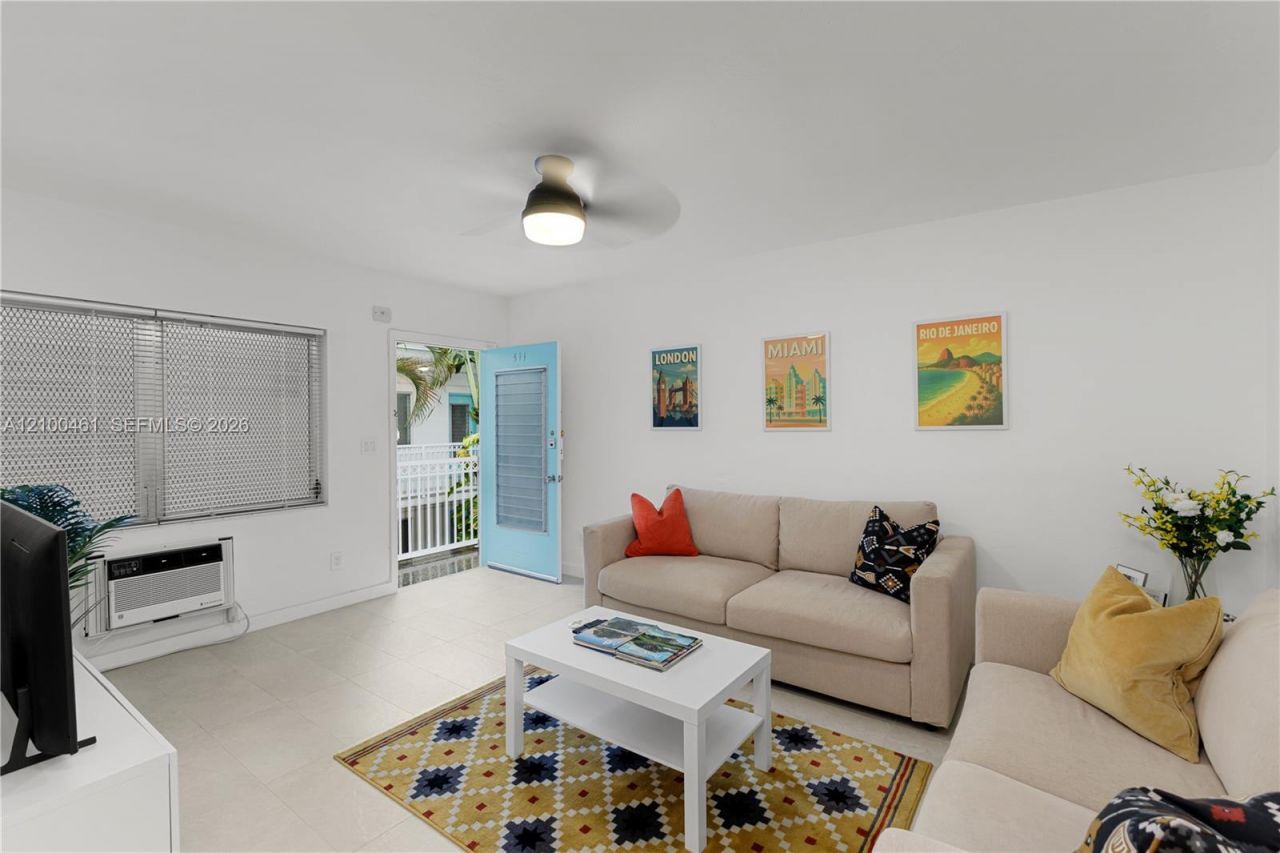 350 Collins Ave , Unit 311, Miami Beach, FL 33139 Photo