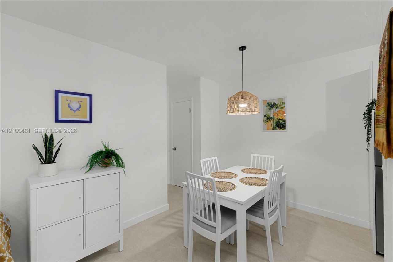 350 Collins Ave , Unit 311, Miami Beach, FL 33139 Photo