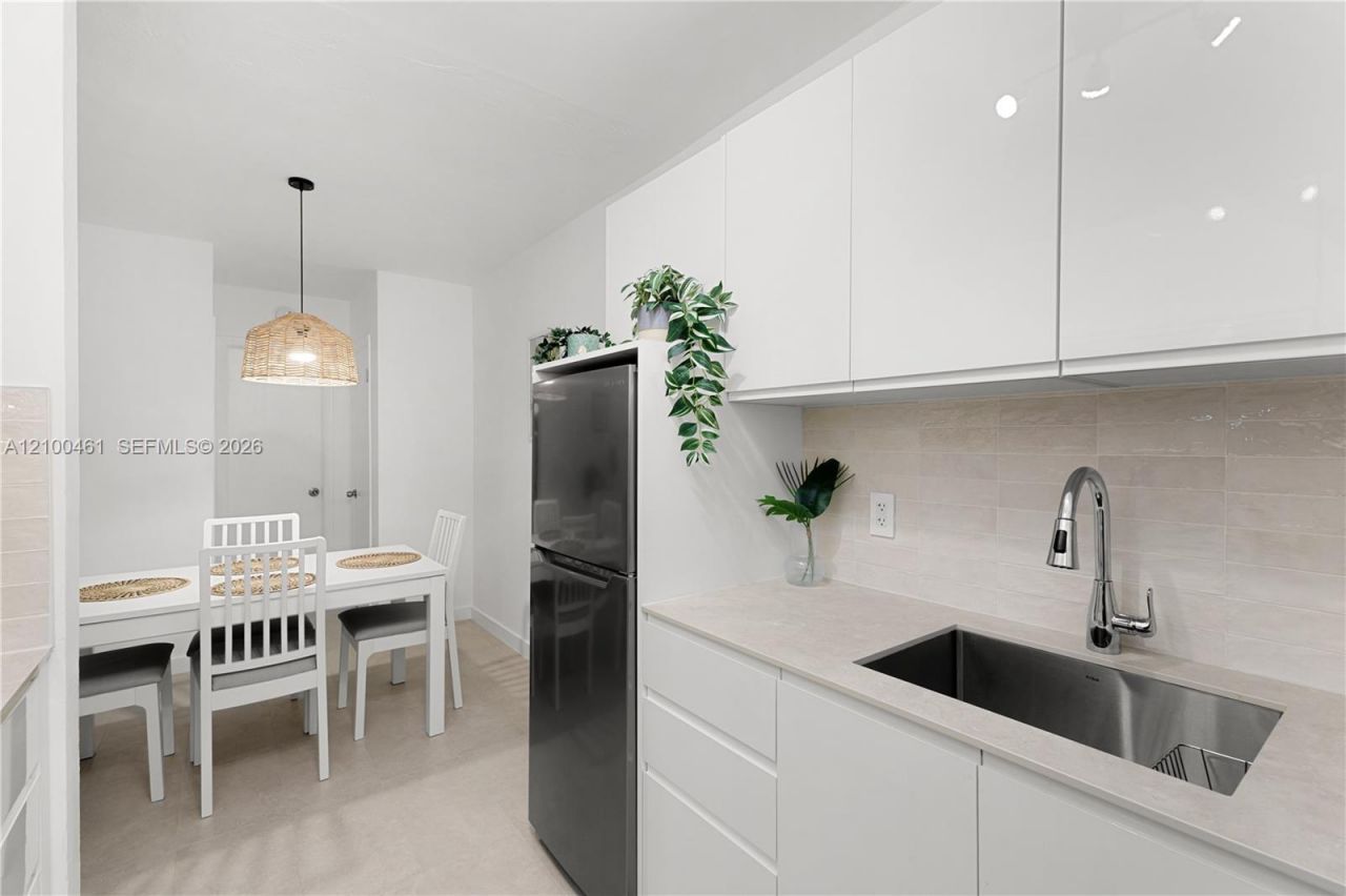 350 Collins Ave , Unit 311, Miami Beach, FL 33139 Photo