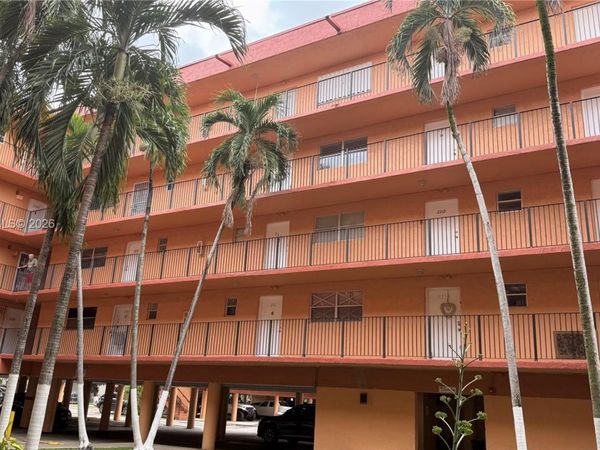 1950 W 56th St , Unit 2210B, Hialeah, FL 33012