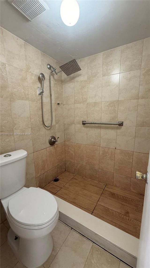 1950 W 56th St , Unit 2210B, Hialeah, FL 33012 Photo