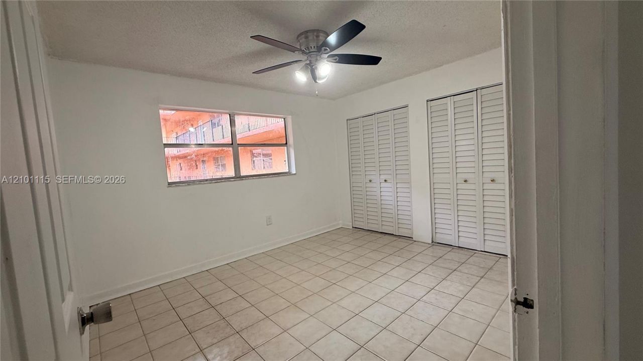 1950 W 56th St , Unit 2210B, Hialeah, FL 33012 Photo