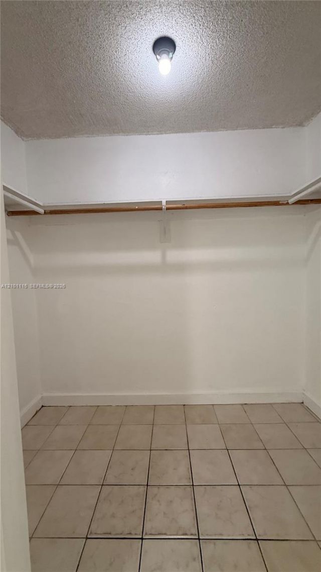 1950 W 56th St , Unit 2210B, Hialeah, FL 33012 Photo