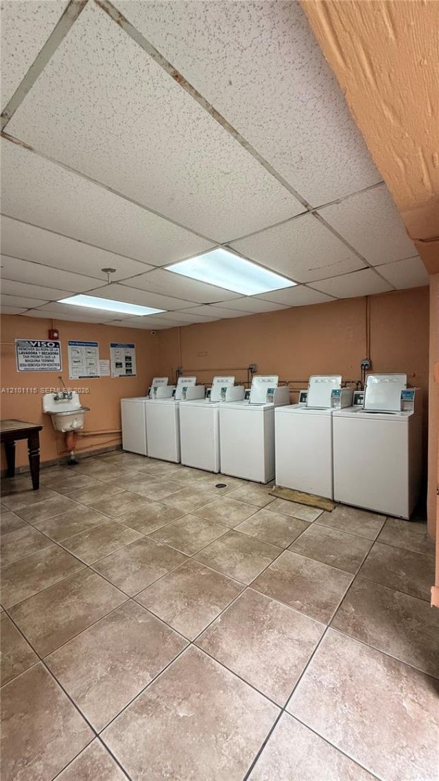 1950 W 56th St , Unit 2210B, Hialeah, FL 33012 Photo
