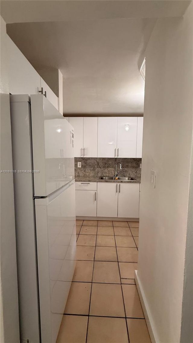 1950 W 56th St , Unit 2210B, Hialeah, FL 33012 Photo