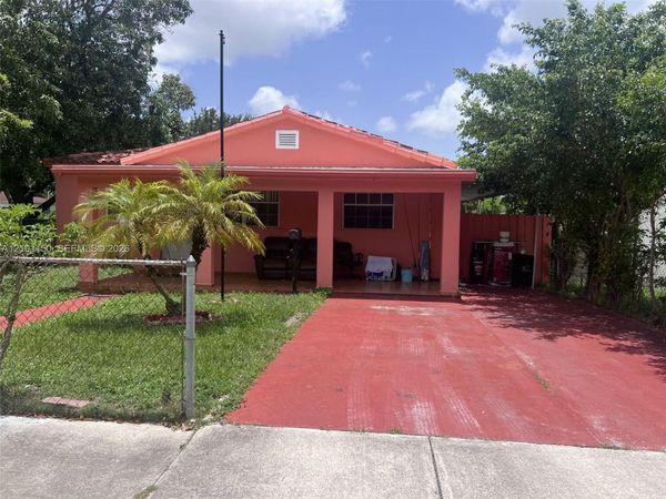 5300 SW 6th St , Miami, FL 33134