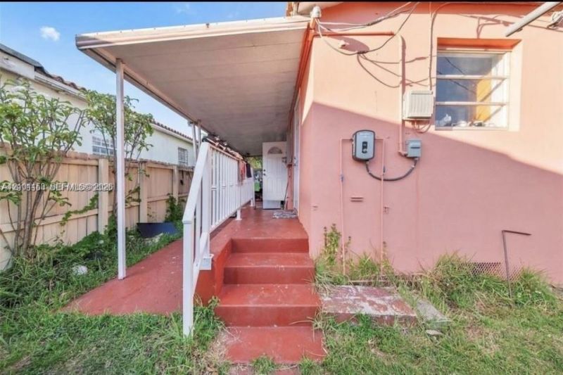 5300 SW 6th St , Miami, FL 33134 Photo