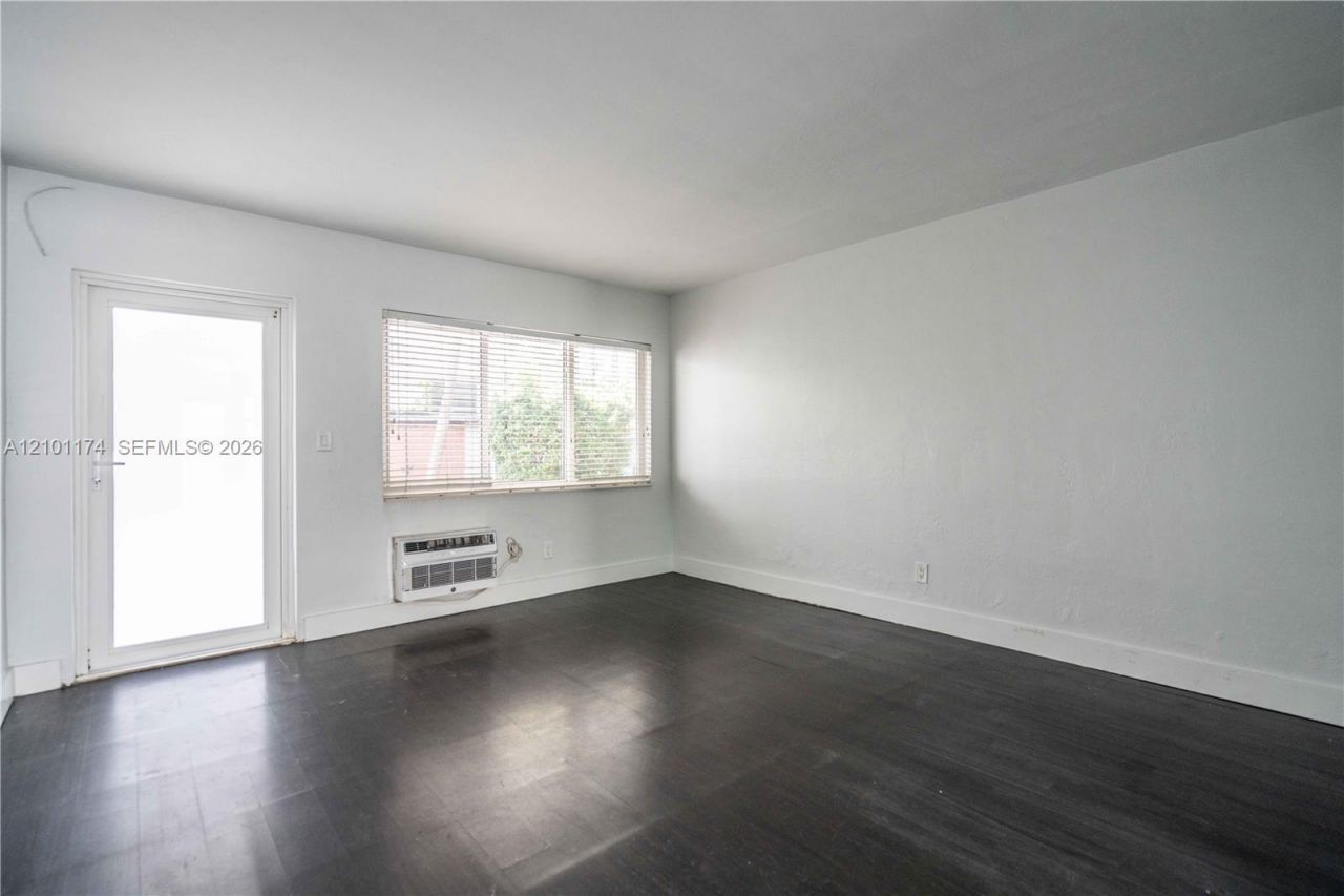 7311 Byron Ave, Unit 6, Miami Beach, FL 33141 Photo