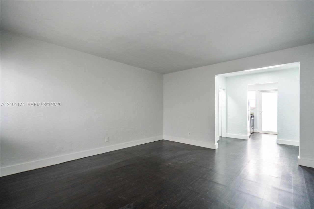 7311 Byron Ave, Unit 6, Miami Beach, FL 33141 Photo